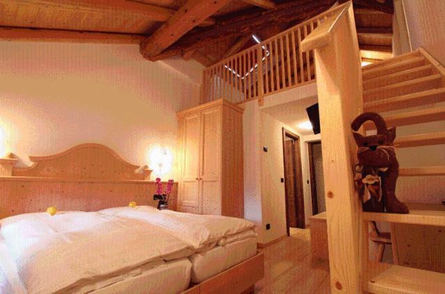 Hotel Fonte Dei Veli Panchia Exteriör bild